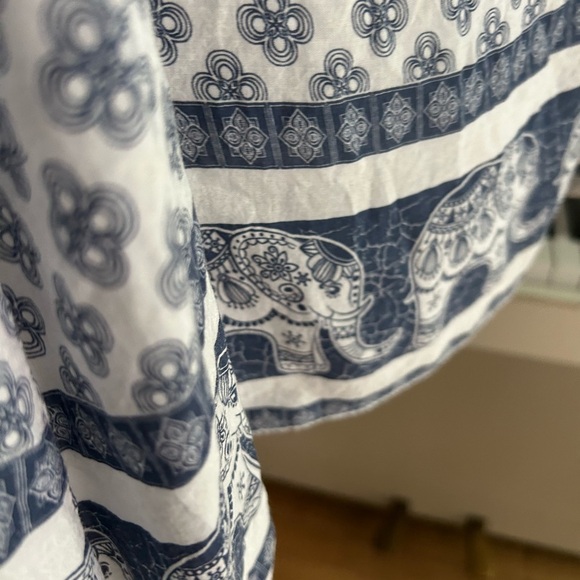 Chic Blue and White Patterned Sleeveless Dress One Size - Picture 15 of 16